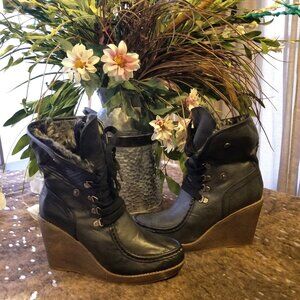 Mossimo Kamea Black Wedge Ankle Boots Size 10